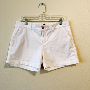 Old Navy White Chino Shorts Women’s Size 10 Casual Summer Cotton Flat Front